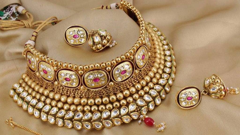 Kundan Necklace Design : शादी, फंक्शन या पार्टी जैसे खास मौकों पर पहनकर जाने के लिए बेस्ट है ये कुन्दन नेकलेस