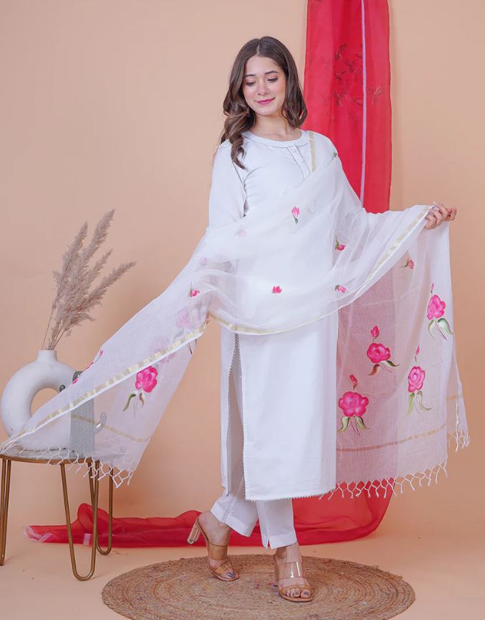 Kurti Design : कुर्तियों के बेहद क्लासी डिज़ाइन जो देंगे यूनिक लूक, देखे डिज़ाइन