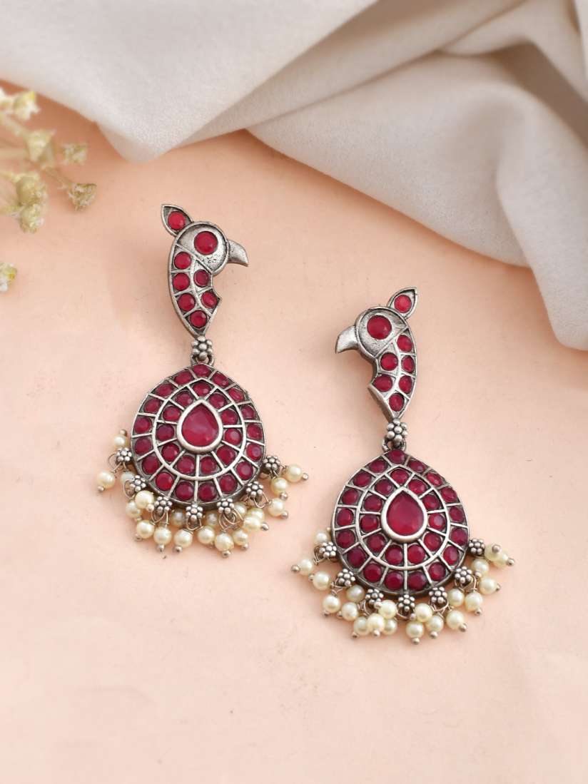 Earrings Design : खास मौके पर ऑक्साइड ईयररिंग्स आपको शानदार लुक देंगे, आप भी करे ट्राई