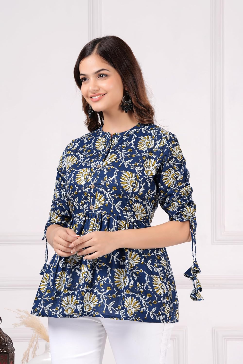 Chikankari Short Kurti के बेहतरीन कलेक्शन जो आपको देंगे अट्रैक्टिव लूक