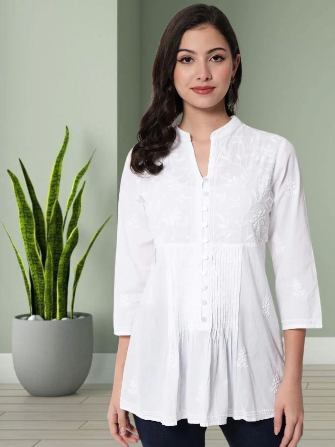 Chikankari Short Kurti के बेहतरीन कलेक्शन जो आपको देंगे अट्रैक्टिव लूक