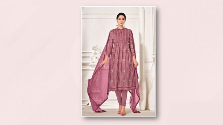 शादी के सीजन में पहने Chanderi Suit, आपको देंगे स्टाइलिश लुक