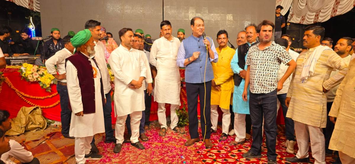 Qawwali started at the shrine of Hazrat Naga Shah Wali (RA), former state minister Mohsin Raza graced the occasion