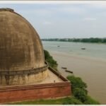 बिहार की राजनीति : गोलघर की भूल और गंगा की गंदगी का मेल