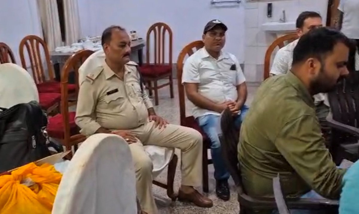 Bribe-taking ASI Kamlesh Tripathi caught red-handed in Sidhi!