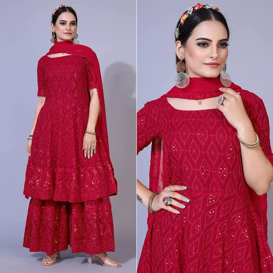 Rakshabandhan Outfit Design: रक्षा बंधन के दिन बहनों के पहनने के लिए बेस्ट है ये ड्रेसेस, देखे डिजाइन
