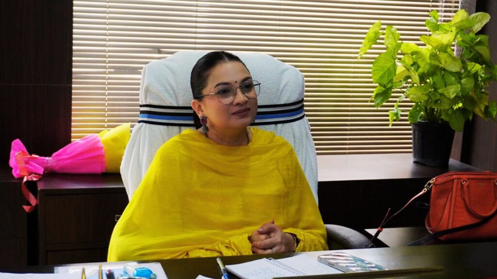 nagar paalik nigam singaraulee kee aayukt shreematee savita pradhaan