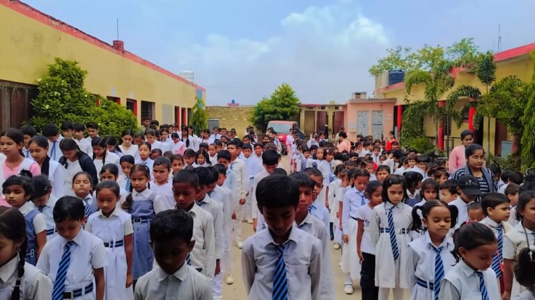Vinay Kayastha Jayanti, Balrampur Shaurya, 1965 India-Pakistan War, JS I School Pachpedwa, Indian Army Hero, Inspiration to Children, Balidan Diwas School, Example of Bravery, UP Educational Event, Youth Power India