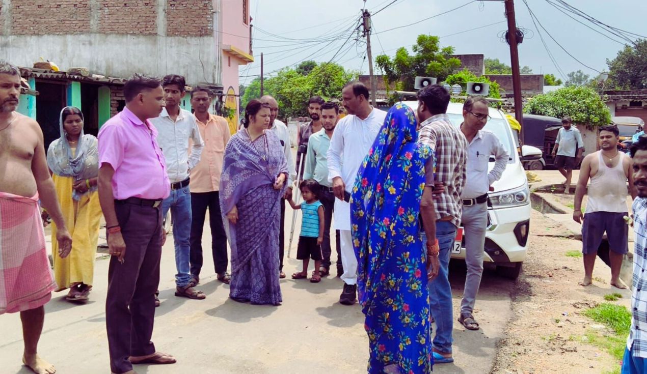 Singrauli Mayor Rani Agarwal inspects ward 20