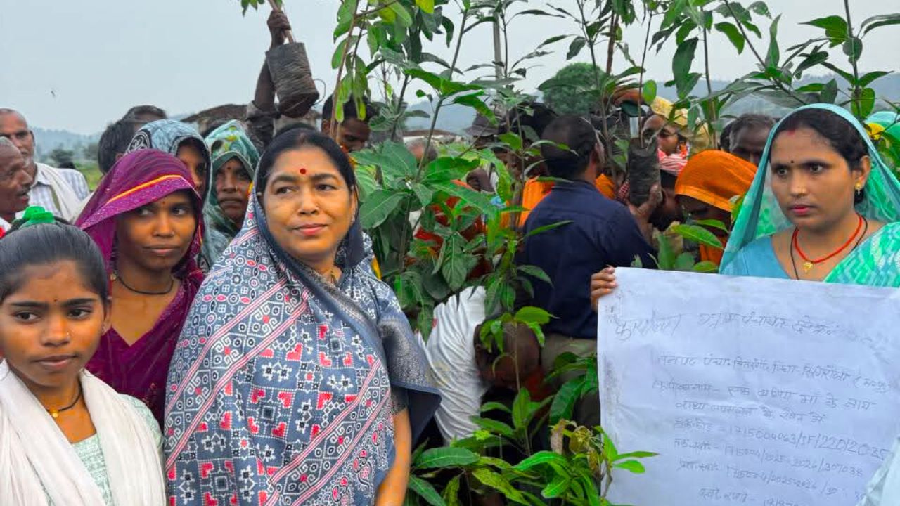 ek bagiya maan ke naam : naaree sashaktikaran aur paryaavaran ka sanga