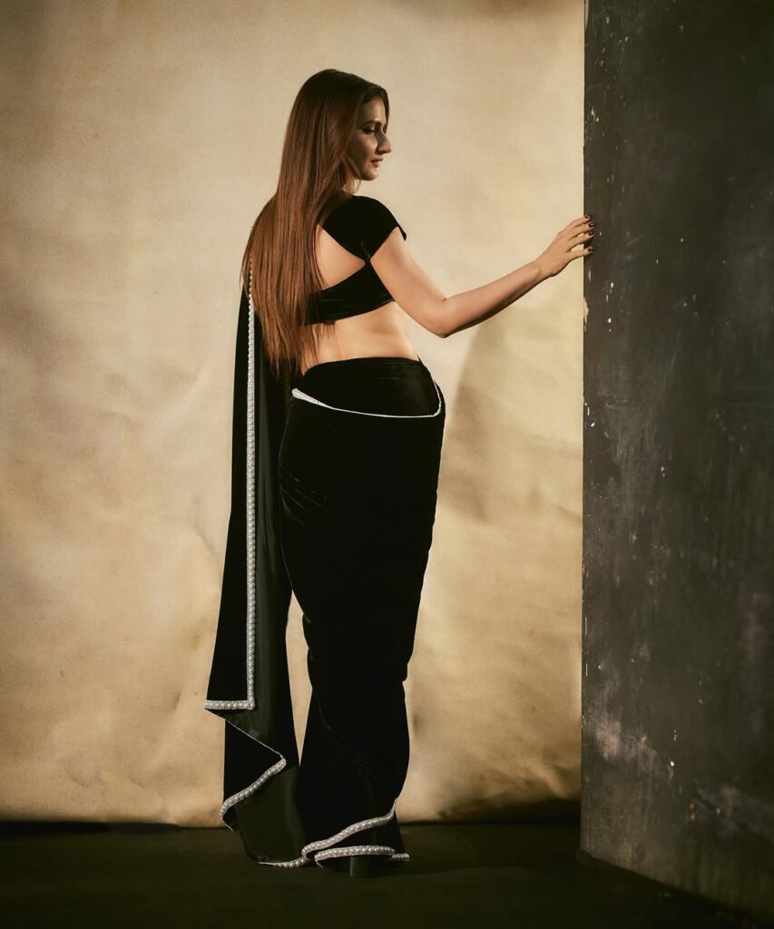 Fatima Sana Shaikh Velvet Saree Look