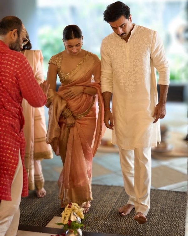 Alia Bhatt Ranbir Kapoor Griha Pravesh