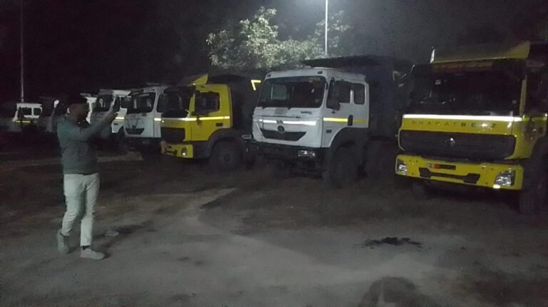 सिंगरौली में अवैध कोयला परिवहन पर कार्रवाई, खनिज विभाग ने 8 ट्रक जब्त किए
