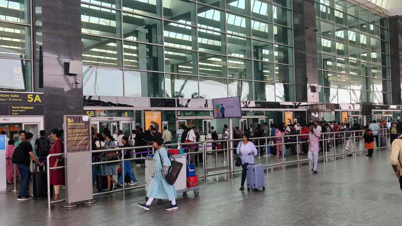 बेंगलुरु एयरपोर्ट पर कोरियाई महिला का शोषण: ग्राउंड स्टाफ गिरफ्तार, कोर्ट ने भेजा जेल