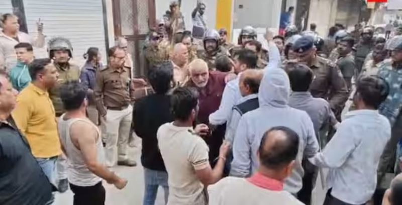 उज्जैन तराना में VHP नेता पर हमले के बाद सांप्रदायिक हिंसा, दो दिन तोड़फोड़