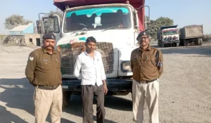 खनिज अधिकारी सुश्री आकांक्षा पटेल की अवैध खनिज परिवहन पर बड़ी कार्रवाई, 02 वाहन जप्त।