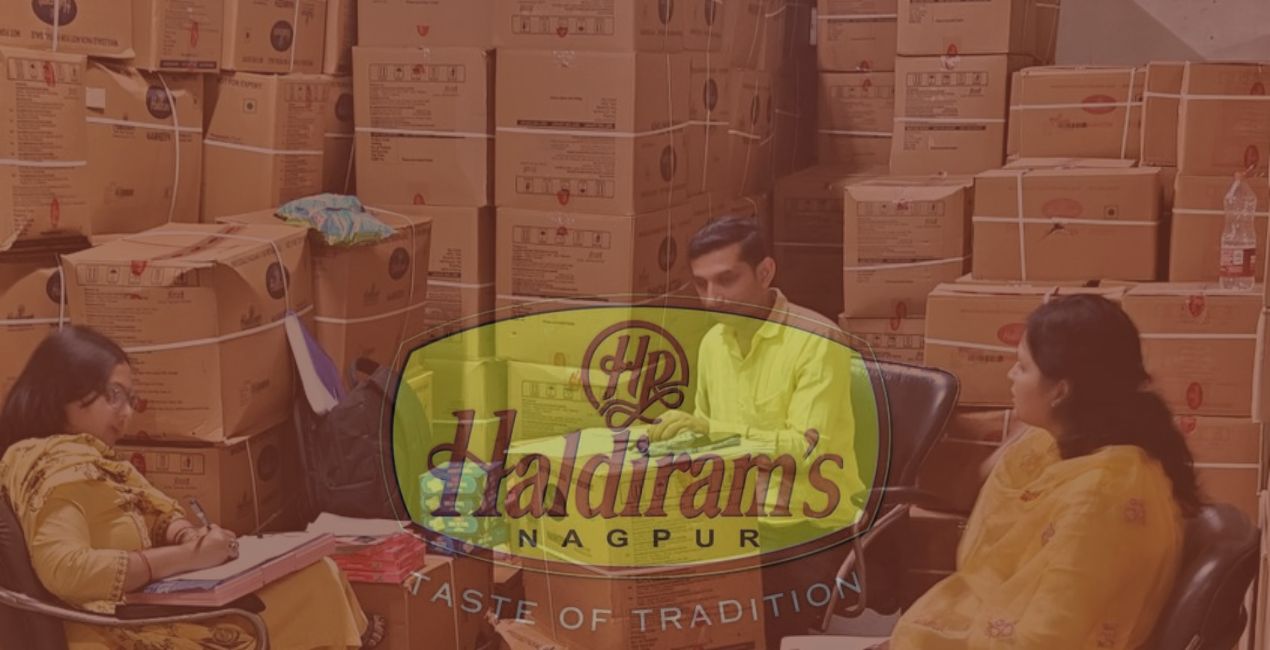 लखनऊ में FSDA ने हल्दीराम वेयरहाउस समेत कई जगह छापा मारकर एक्सपायर्ड मिठाई और 55 लाख रुपये से ज्यादा का मिलावटी खाद्य पदार्थ जब्त किया। जानिए पूरी रिपोर्ट।