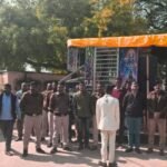 दतिया में 16 वर्षीय नाबालिग की शादी रोककर प्रशासन ने टेंट, डीजे और हलवाई तक पर केस दर्ज किया। पढ़ें पूरी कार्रवाई और कानून की सख्ती।