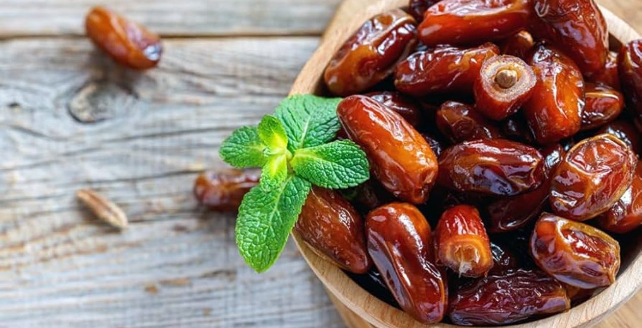 Ramadan 2026 : खजूर से ही क्यों खोलते हैं रोजा? जानिए धार्मिक कारण और सेहत के बड़े फायदे