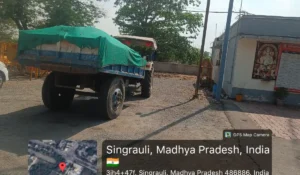 सिंगरौली में यातायात पुलिस की कार्यवाही,रॉंग साइड से जा रहे रेत से लोड ट्रैक्टर को पकड़ा।