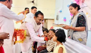 ग्रेजुएशन समारोह में नन्हे बच्चों का सम्मान,विधायक ने बढ़ाया बच्चों का हौसला।