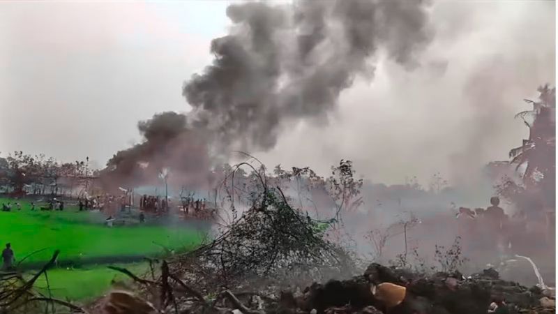 आंध्र प्रदेश पटाखा फैक्ट्री धमाका : 21 की मौत, खेतों में बिखरे शव