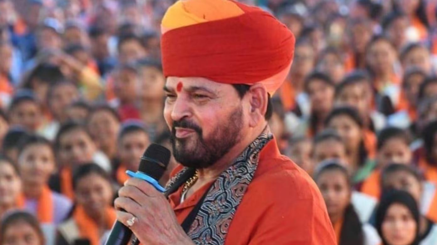 देश के दो ही खलनायक, मुसलमान और सवर्ण ! - बृजभूषण शरण