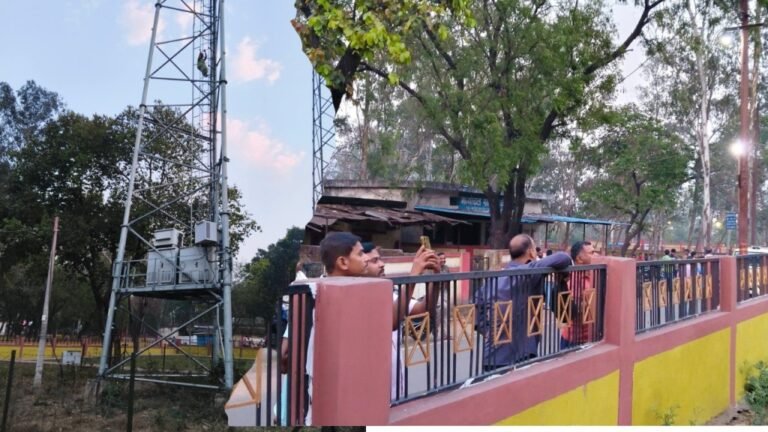 सिंगरौली में हाईवोल्टेज ड्रामा, कंपनी के वादे से त्रस्त टॉवर पर चढ़ी 2 महिलाएं