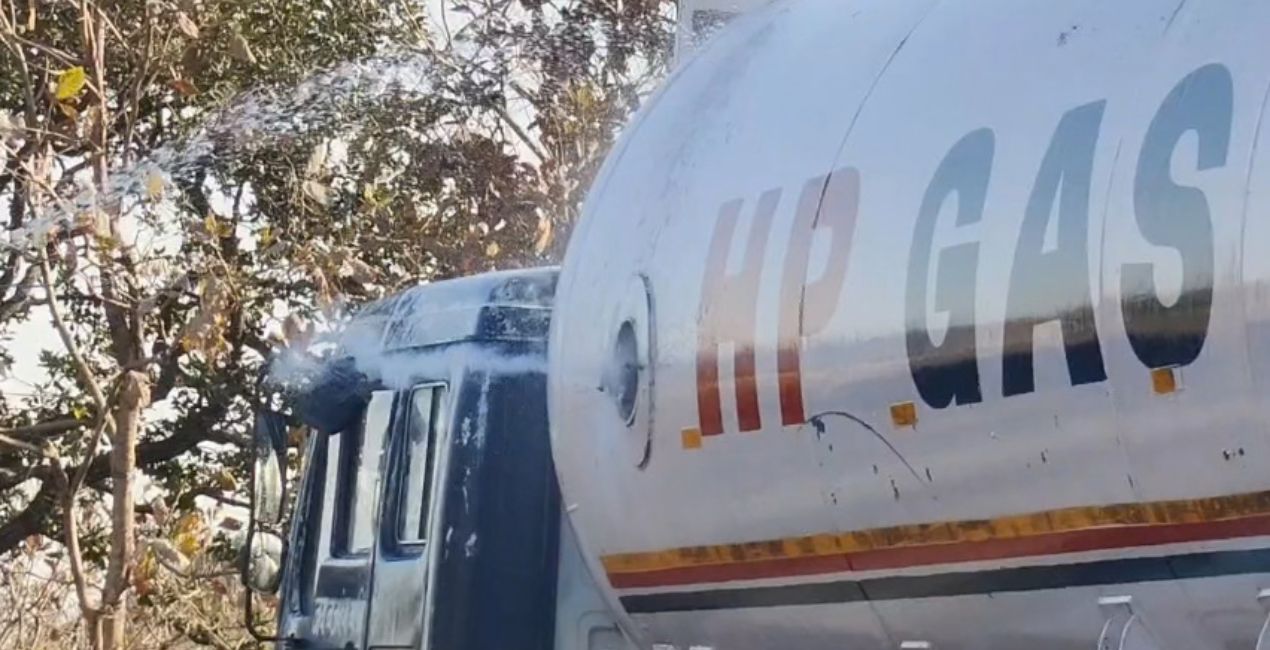 Madhya Pradesh Breaking News : गुना में LPG टैंकर का वाल्व टूटा, 20 टन गैस रिसाव से मचा हड़कंप