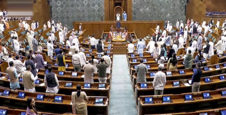 Parliament News: लोकसभा में विपक्ष का हंगामा, स्पीकर के खिलाफ प्रस्ताव पर चर्चा