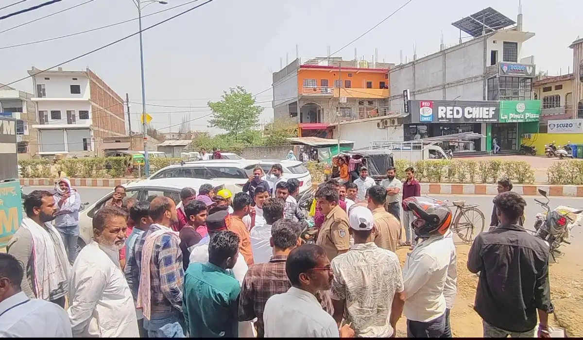 कोतवाली पुलिस की नाकामी! बेखौफ बदमाशों ने दीनदहाड़े बन्दुक की नोक पर बैंक ऑफ़ महाराष्ट्र मे लूट की वारदात को दिया अंजाम।