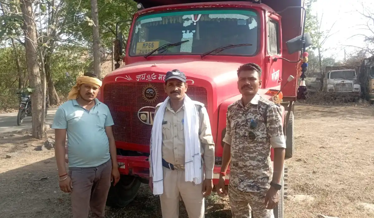 खनिज विभाग की अवैध गिट्टी परिवहन पर कार्रवाई, डम्पर जब्त