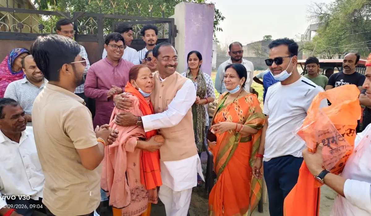 डीह बाबा मंदिर परिसर में चला स्वच्छता अभियान,सिंगरौली विधायक ने दिलाया साफ-सफाई का संकल्प।