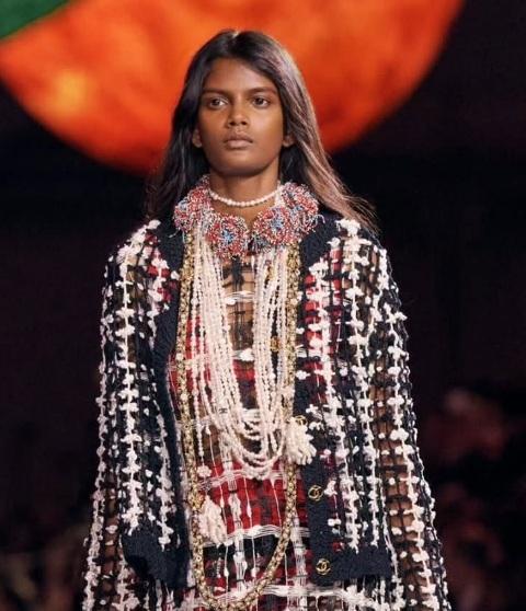 रायपुर की बेटी का ग्लोबल जलवा : 19 साल की भूमिका यादव बनीं Chanel रनवे की सबसे युवा भारतीय चेहरा