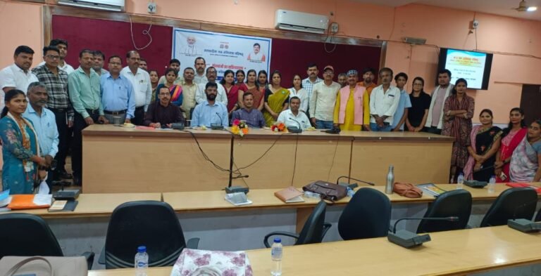 जिला पंचायत सभागार सिंगरौली में आयोजित जन अभियान परिषद् की जिला स्तरीय प्रशिक्षण बैठक।