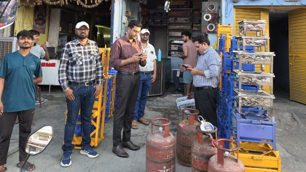 सिंगरौली में घरेलू गैस के अवैध उपयोग पर बड़ी कार्रवाई,प्रशासन ने दो दुकानों पर मारा छापा