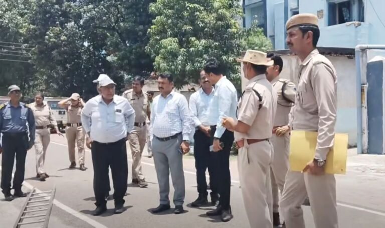 NCL के आवासीय परिसर में अवैध कब्जों पर चला प्रशासन का डंडा