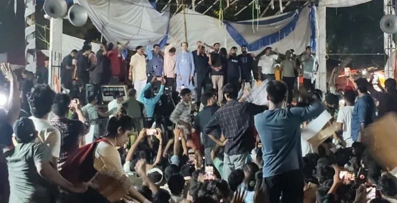 जंतर-मंतर पर फिर जुटी हजारों की भीड़, पुलिस कार्रवाई के बाद CJP ने दोबारा खड़ा किया प्रदर्शन स्थल