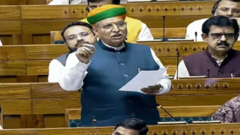 लोकसभा ने सुप्रीम कोर्ट जज संख्या बढ़ाने वाला बिल पास किया, विपक्ष के हंगामे के बीच तीन अहम विधेयक पेश