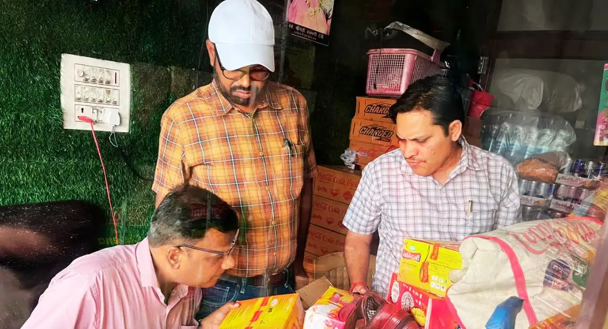 सिंगरौली में 3200 किलो संदिग्ध मिठाई जब्त, जेम्स बेकरी पर प्रशासन की कार्रवाई