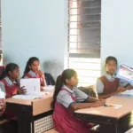 Singrauli: बच्चों से सफाई कराने पर कलेक्टर सख्त, प्राचार्य की वेतनवृद्धि रोकी