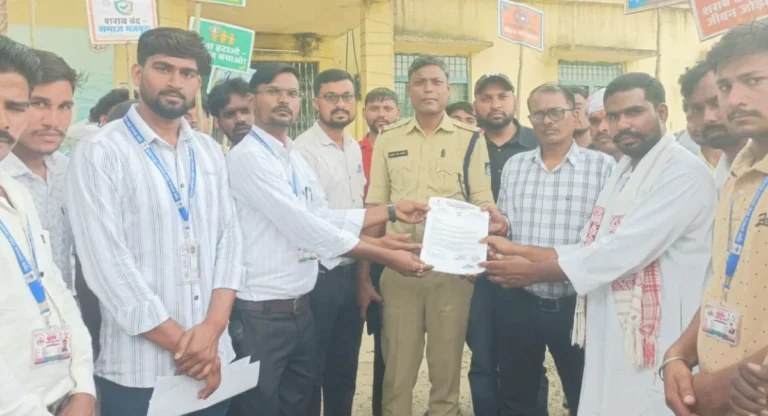 अवैध शराब के खिलाफ सड़क पर उतरा युवा समाज सेवा संगठन,पैदल मार्च निकालकर तहसीलदार को सौंपा ज्ञापन।