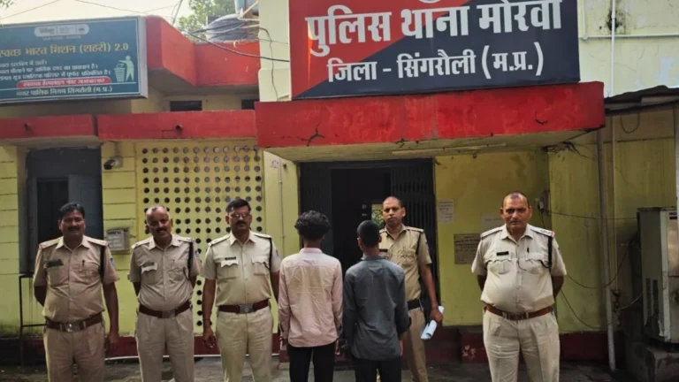 सिंगरौली में कियोस्क दुकान चोरी का खुलासा, दो गिरफ्तार ! बाइक-कार जब्त