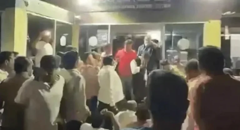 फरियादी की शिकायत अनसुनी करना पड़ा भारी,थाना प्रभारी सहित 6 पुलिसकर्मी लाइन अटैच।