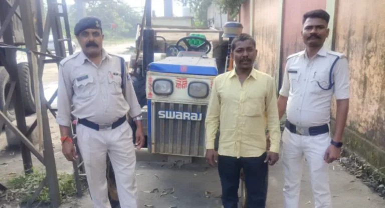 अवैध रेत परिवहन पर खनिज विभाग की कार्रवाई, ट्रैक्टर जब्त
