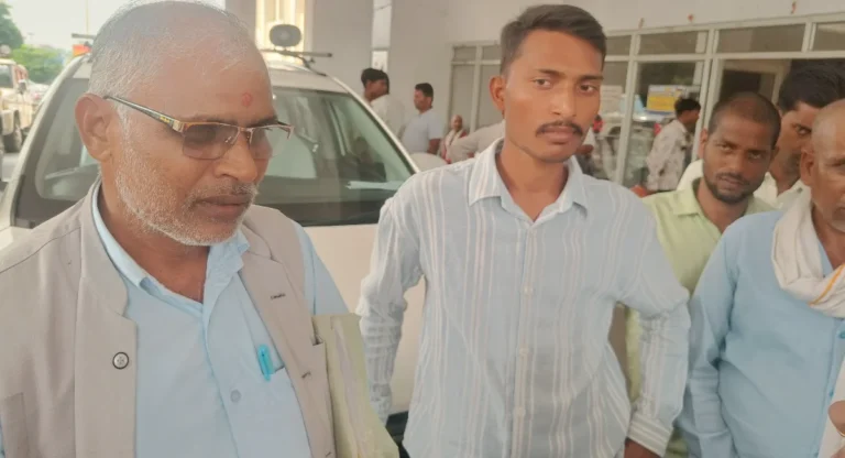 सिद्धीकला में ट्रांसफार्मर जला,जला ट्रांसफार्मर नहीं बदला तो सूख जाएगी किसानों की धान!
