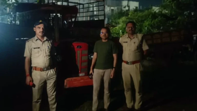 बैढ़न में अवैध रेत परिवहन पर शिकंजा, पुलिस-माइनिंग की संयुक्त टीम ने 2 ट्रैक्टर पकड़े