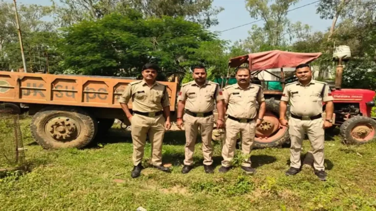 Singrauli News :  अवैध रेत परिवहन पर कार्रवाई, 6 लाख की ट्रैक्टर-ट्रॉली जब्त, आरोपी गिरफ्तार